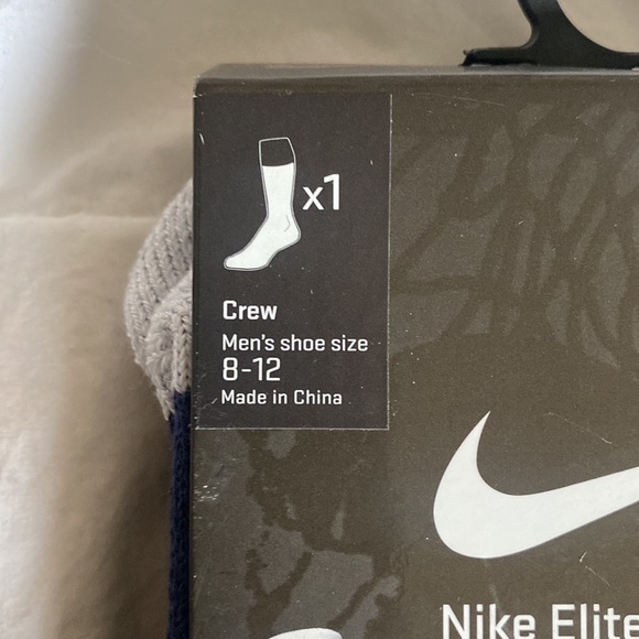 Brand new Nike Elite Cushioned mens crew socks 8-12 and 12-15 you can bundle up - Picture 4 of 5